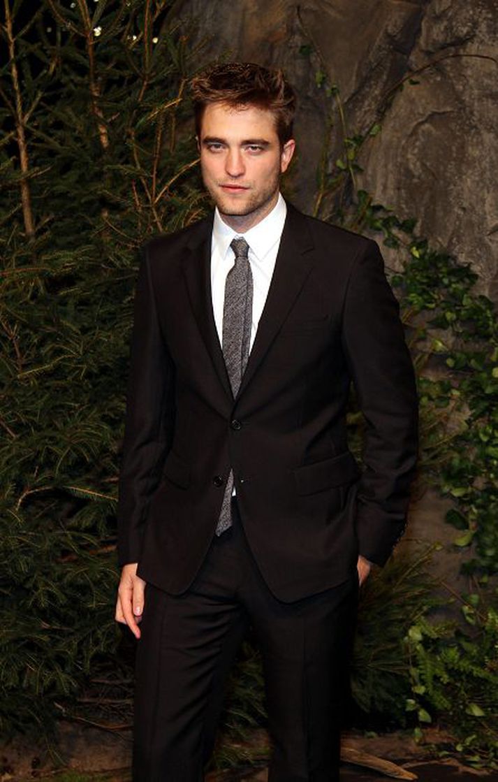 Robert Pattinson segist feiminn þegar hann þarf að leika í kynlífssenu. Nordicphotos/getty