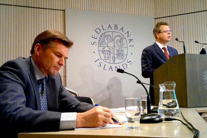Arnór Sighvatsson, aðstoðarseðlabankastjóri, og Már Guðmundsson, seðlabankastjóri, á fundi með blaðamönnum í dag. Stýrivextir verða áfram 4,25%.