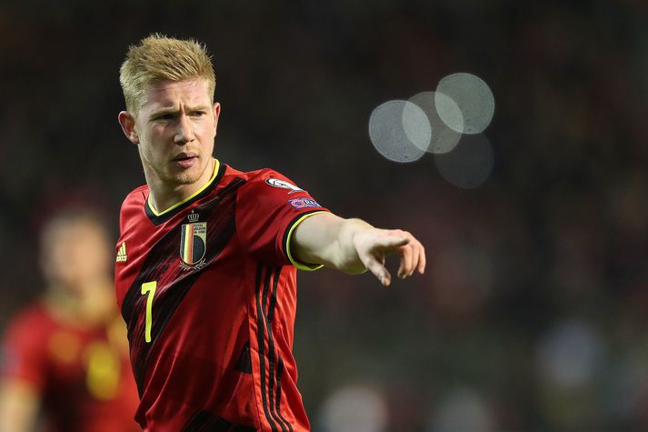 Kevin De Bruyne er á miðjunni hjá Belgum.