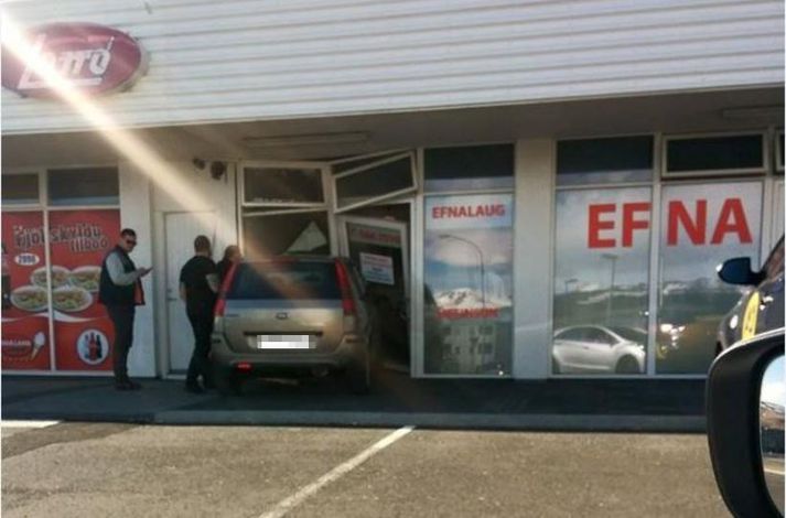 Mynd frá vettvangi í hádeginu.