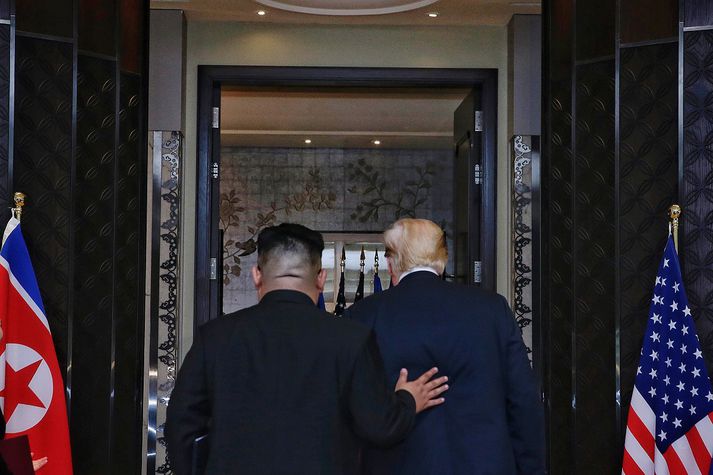 Vel virtist fara á með Trump og Kim á fundi þeirra í Singapúr, betur en Trump og leiðtogum bandalagsríkja Bandaríkjanna á G7-fundinum um helgina.