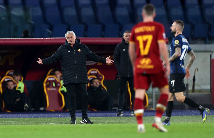 José Mourinho og lærisveinar hans í Roma þurftu að sætta sig við 0-3 tap á heimavelli, en þetta var aðeins í annað sinn á sínum þjálfaraferli sem Mourinho tapar með þremur mörkum.