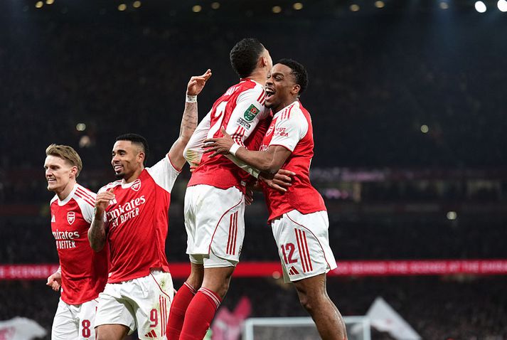Arsenal-menn fögnuðu vel eftir að boltinn rataði loksins í markið.
