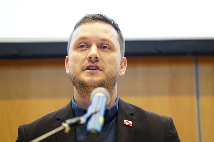 Jens-Frederik Nielsen, formaður landsstjórnar Grænlands, á blaðamannafundinum nú síðdegis.