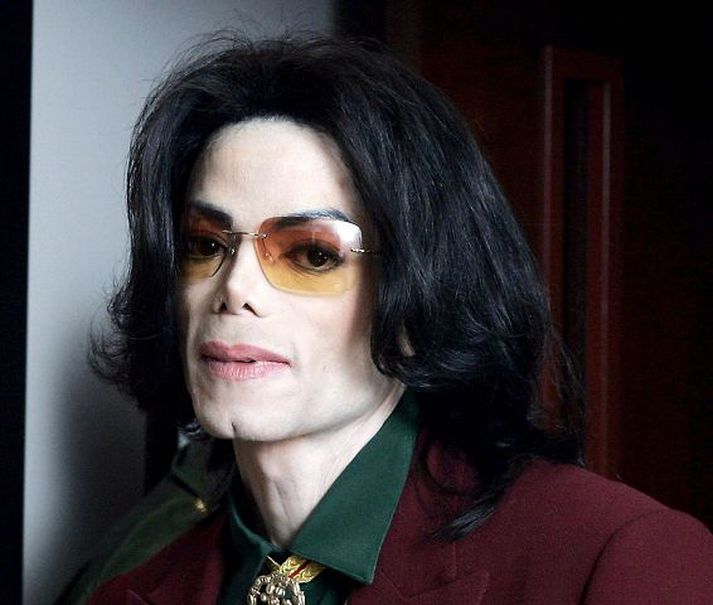 Michael JACKSON Kemur fram í Bretlandi í fyrsta sinn í níu ár á World Music Awards-hátíðinni sem haldin verður í næsta mánuði.