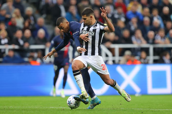 Frakklandsmeistararnir réðu ekkert við funheita leikmenn Newcastle sem buðu upp á sýningu í endurkomu Meistaradeildarinnar á St. James' Park