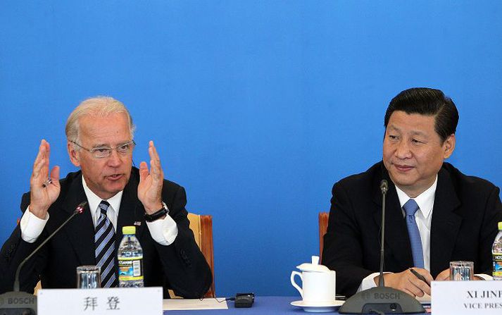 Engar áhyggjur Joe Biden, varaforseti Bandaríkjanna, ræddi efnahagsmál við kínverskan starfsbróður sinn, Xi Jinping, á fundi í gær. Fréttablaðið/AP
