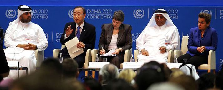 Ban Ki-moon ásamt fleiri ráðstefnugestum.