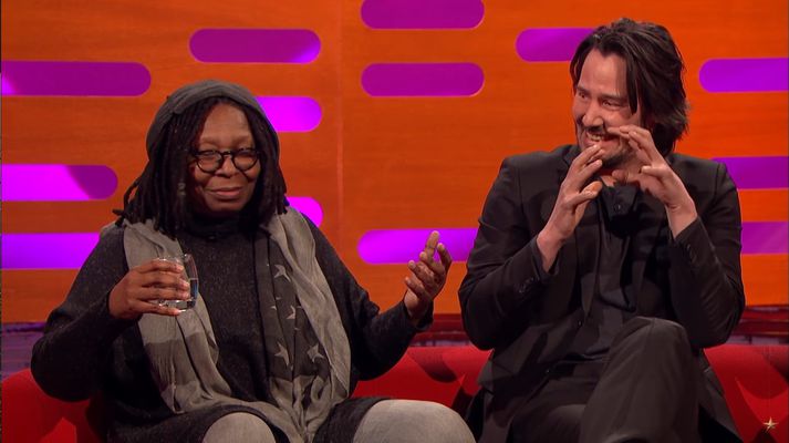 Whoopi Goldberg fór á kostum í viðtalinu og viðbrögð Keanu Reeves voru eftir því.