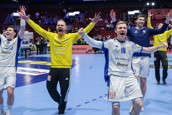 Gleðin var fölskvalaus í leikslok.