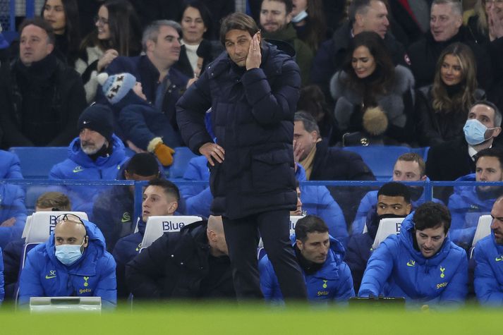 Antonio Conte er hissa á því að Tottenham hafi látið fjóra leikmenn fara í janúar.