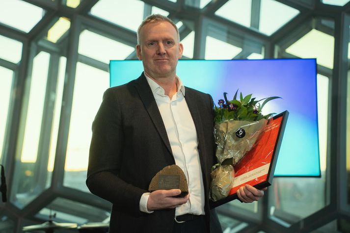 Helgi Jóns­son, ritstjóri Glatkistunnar, tók við heiðursverðlaunum Dags íslenskrar tónlistar árið 2023. 