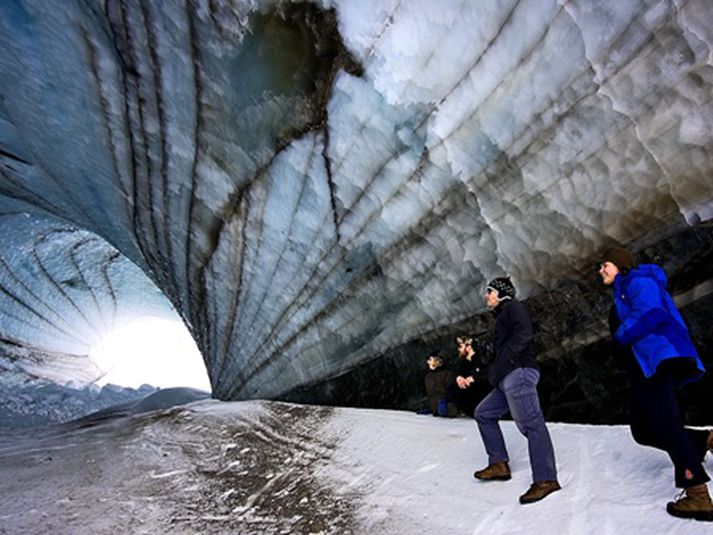 Úr myndsafni. Íshellir á Langjökli.