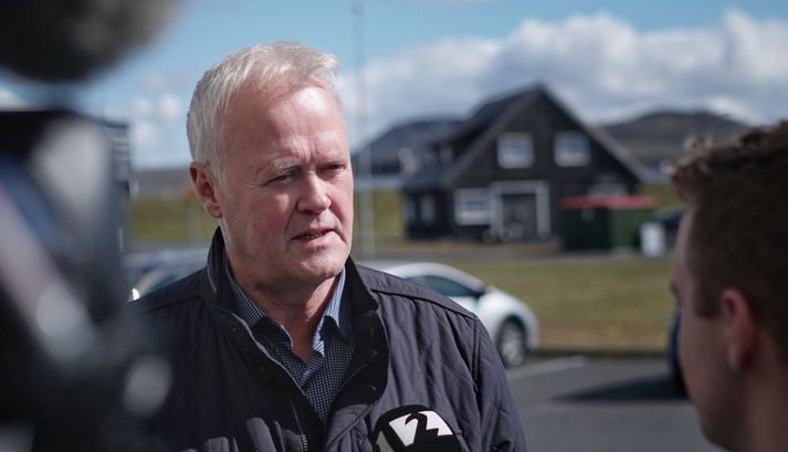 Fannar segir gosið svo nýhafið að hann viti ekki mikið enn sem komið er. En miðað við vefmyndavélar virðist vera um heljarinnar gos, svona í upphafshrinum.