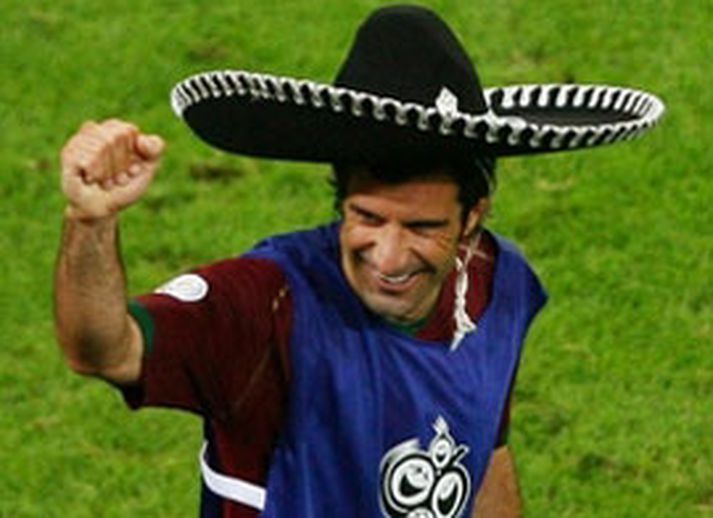 Figo með Mexíkóahatt eftir leikinn við Mexíkó á dögunum