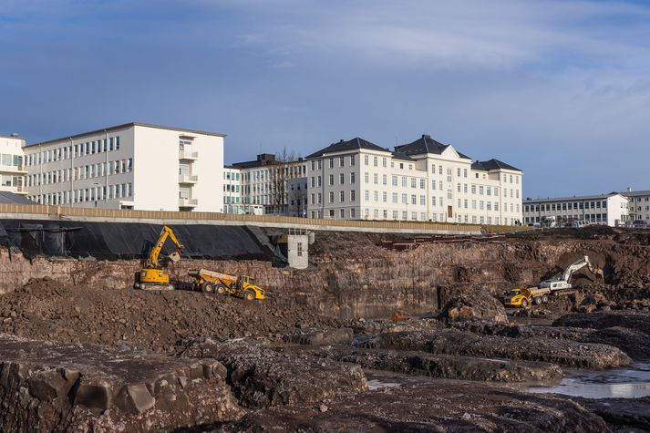 Framkvæmdir við byggingu nýs Landspítala munu kosta meira en upphaflega var gert ráð fyrir.