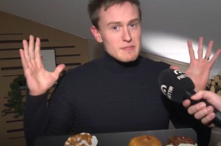 Arnór elskar sínar bollur. 