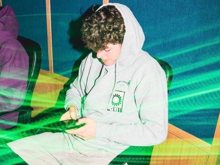 Konráð Darri Birgisson eða k1d krono á hlut í laginu Louie Bags með Kanye West