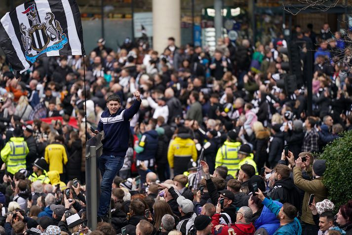 Sjötíu ára bið stuðningsmanna Newcastle tók enda. 