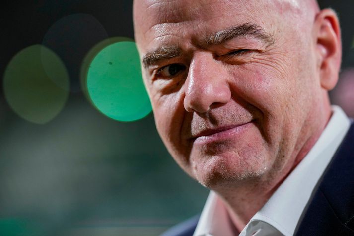 Gianni Infantino, forseti FIFA, gefur sig ekki og ætlar ekki að segja af sér.
