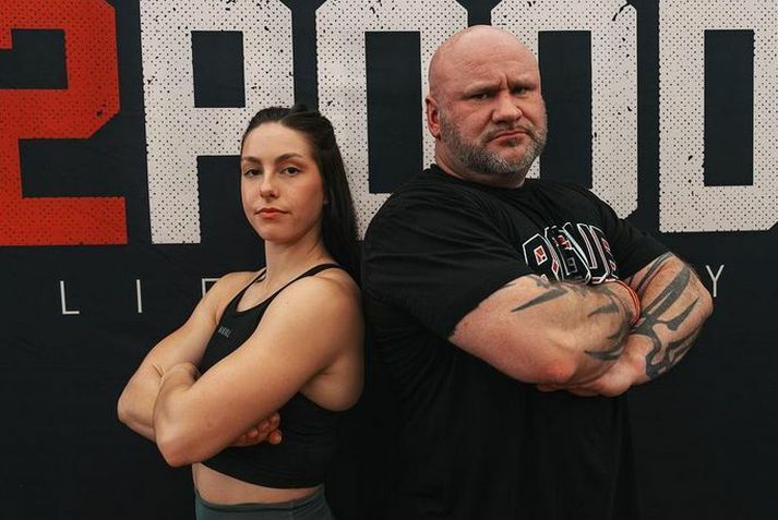 Snorri Barón Jónsson sést hér með Emmu Lawson sem er ekki lengur efnilegasta CrossFit kona heims heldur orðin ein sú allra besta.