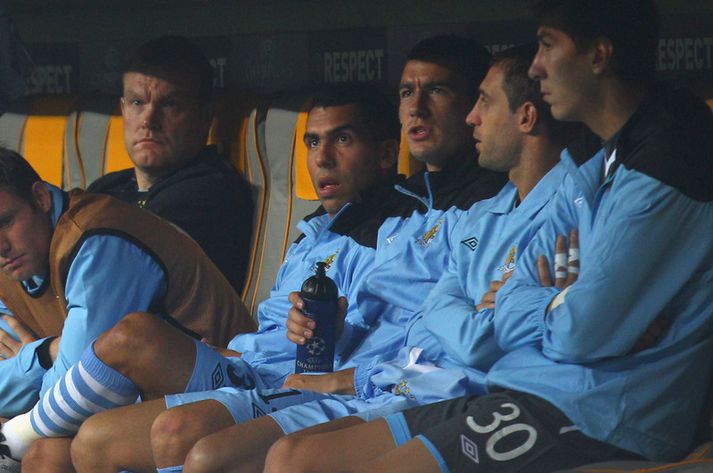 Tevez er hér á meðal varamanna City í leiknum gegn FC Bayern.