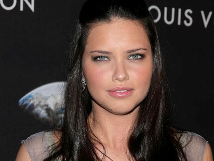 Adriana Lima. MYND/Cover Meida