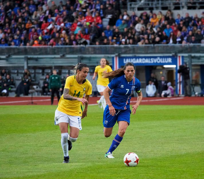 Sara Björk Gunnarsdóttir bar fyrirliðabandið í dag og mun gera á EM í Hollandi.