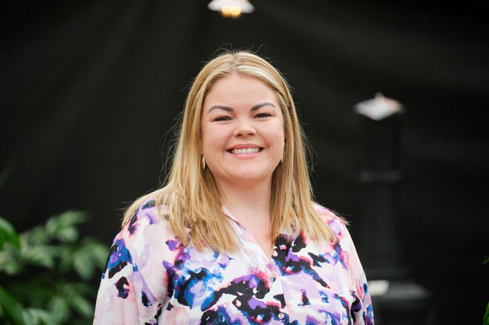 Unnur Ýr Konráðsdóttir, varaformaður Mannauðs og ráðgjafi hjá VinnVinn, fer yfir trendin 2026 að þessu sinni. Hún segir gervigreindina verða áberandi áfram og mjög líklega munu vinnustaðir nýta árið 2026 í stefnumótun og frekari greiningu á breytingum starfa.