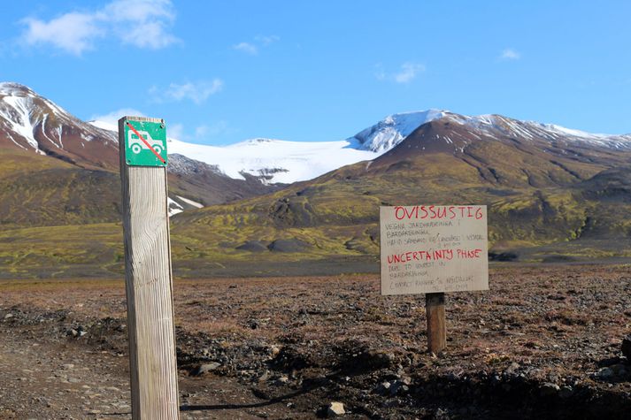 Almannavarnir hafa lokað nokkrum leiðum norðan Vatnajökuls vegna ótryggs ástands við Bárðarbungu.