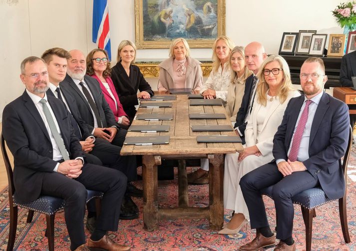 Tíu ráðherrar auk forseta Íslands.