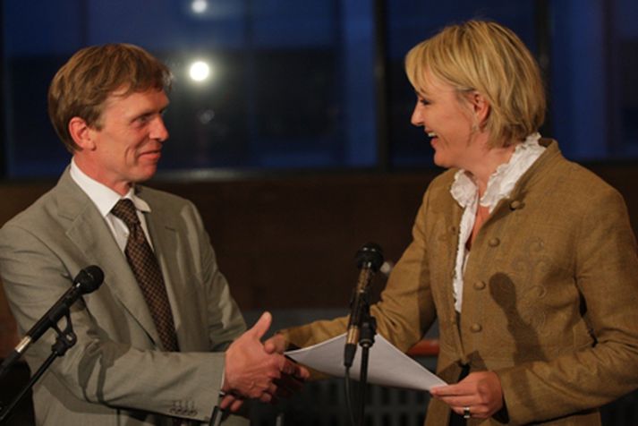 Óskar Bergsson, sem hér er staddur með Hönnu Birnu Kristjánsdóttur borgarstjóra, segir að borgin myndi hlusta á óskir um leyfi til að reisa styttur af Helga Hóseassyni. Mynd/ Anton.