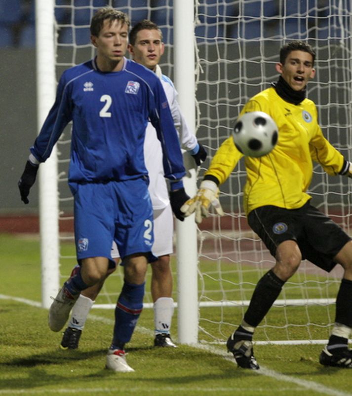 Jón Guðni Fjóluson í leik með U-21 landsliðinu.