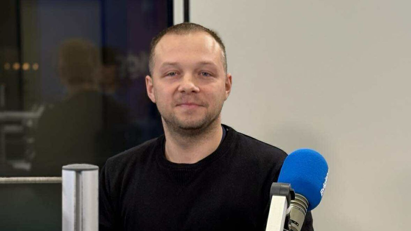 Greindur af gervi­greind og greiðir fyrir að­gerðina sjálfur