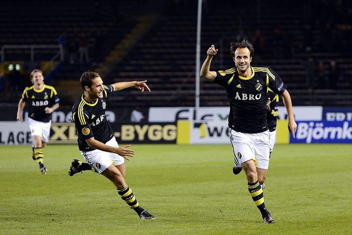 helgi valur Fagnar hér marki í leik með sænska liðinu AIK.nordicphotos/getty