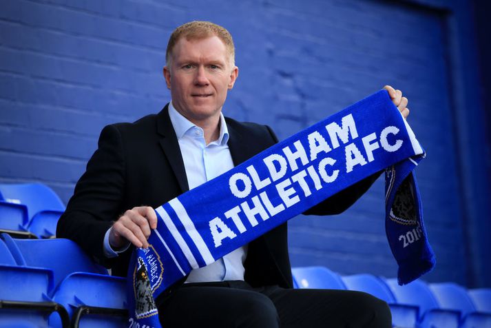 Scholes er mættur til Oldham.