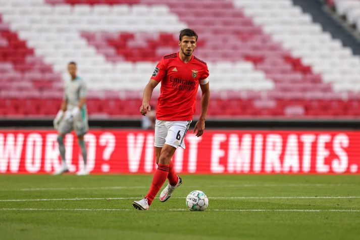 Ruben Dias er á förum frá Benfica.