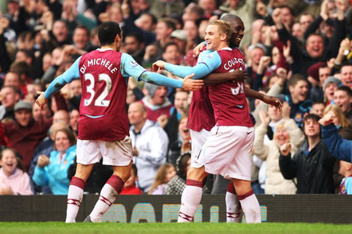 Leikmenn West Ham fagna marki Collisons.