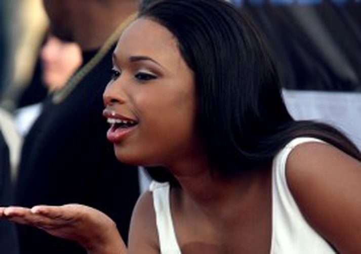 Jennifer Hudson gefur fingurkoss