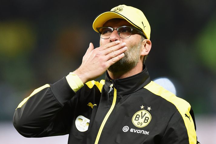 Klopp var vinsæll hjá stuðningsmönnum Dortmund en hér kveður hann þá eftir lokaleikinn.