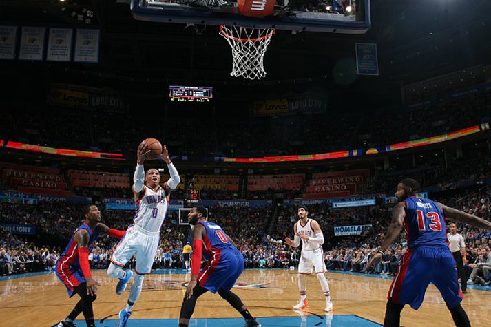 Russell Westbrook var frábær í sigri Oklahoma City Thunder á Detroit Pistons í nótt.