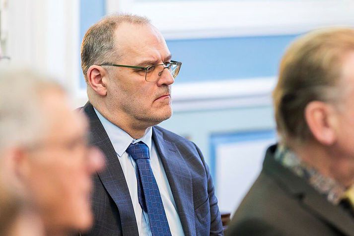 Ólafur Adolfsson hóf umræðu um fundarstjórn forseta, sem varð ansi löng.