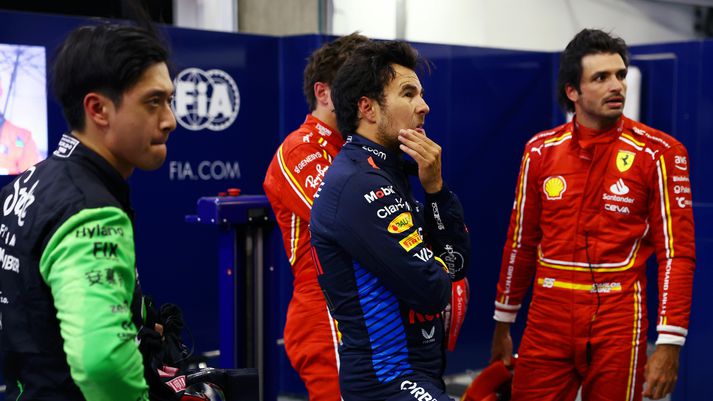 Sergio Perez verður áfram í herbúðum Red Bull næstu tvö árin, en óvíst er hvað Carlos Sainz mun gera.