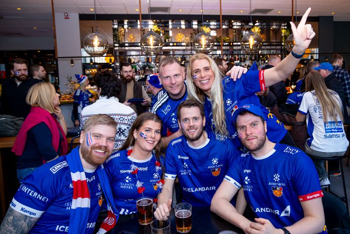 Það var sannarlega glatt á hjalla í Íslendingapartýi dagsins í Malmö.