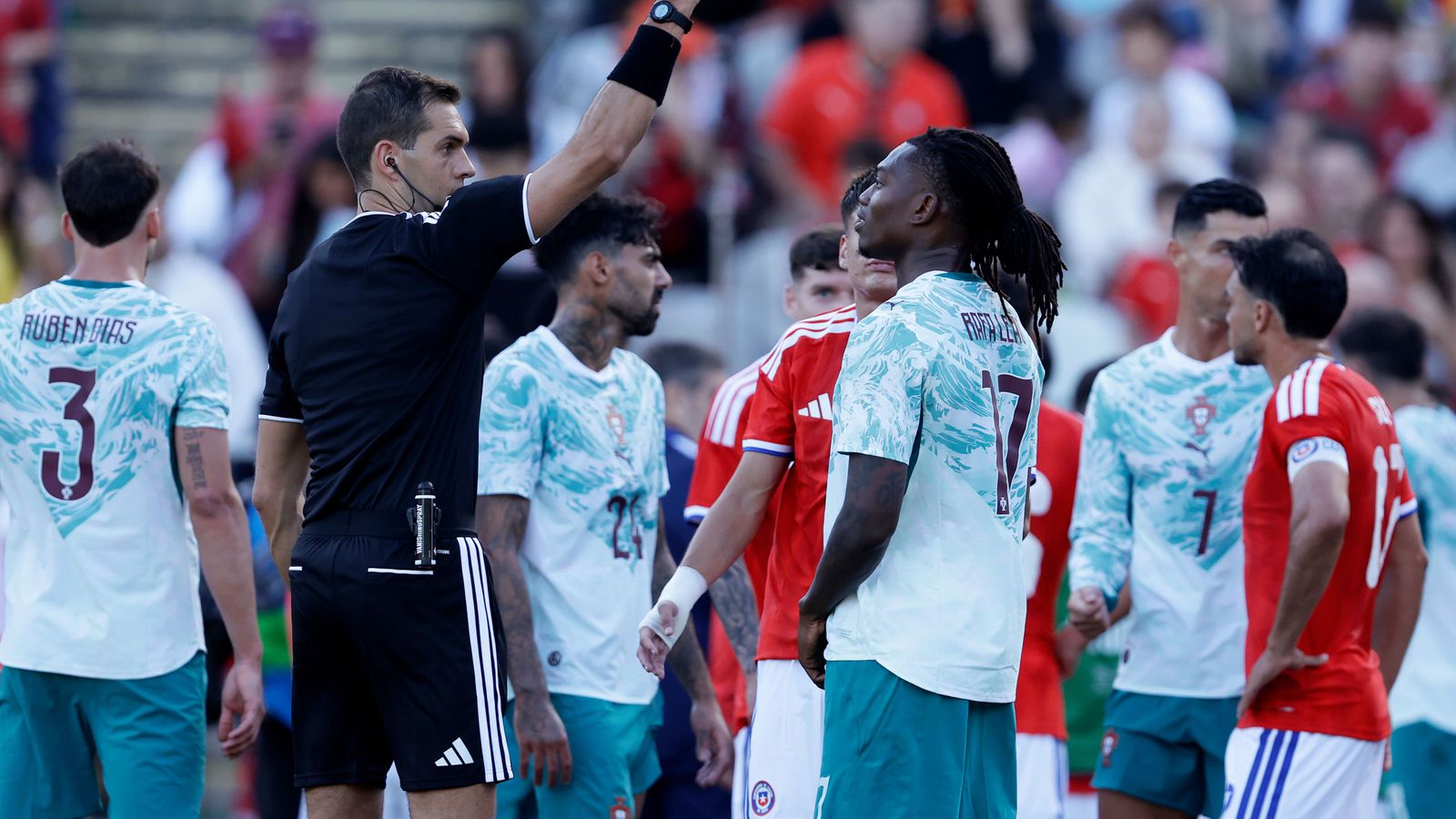 Rafael Leão ver hnefahöggið sitt