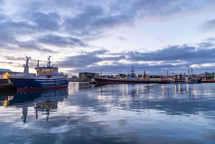 Reykjavikurhöfn í birtingu. Frost á landinu verður á bilinu núll til tíu stig yfir daginn.