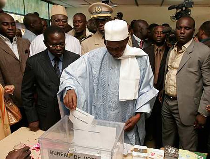 Múslímar eru meirihluti íbúa í Senegal. Hér er Abdoulaye Wade, forseti landsins, að greiða atkvæði í kosningum í fyrra.
