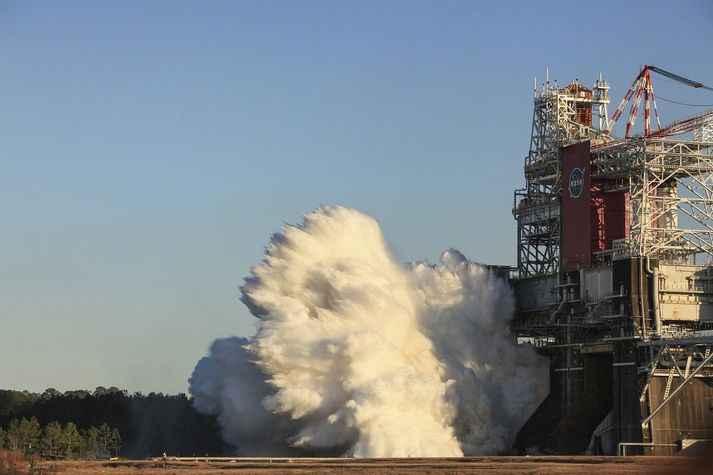 Frá síðustu tilraun NASA með SLS í janúar. Þá þurfti að stöðva til raunina eftir nokkrar mínútur vegna bilunar.