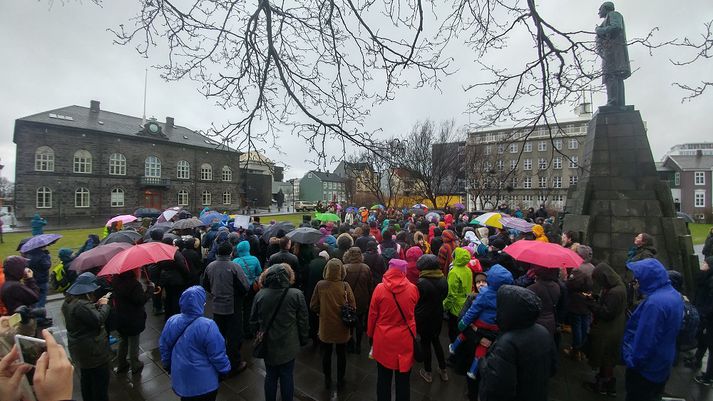 Xárene telur að um tvö hundruð manns hafi verið á mótmælunum gegn Donald Trump í dag.