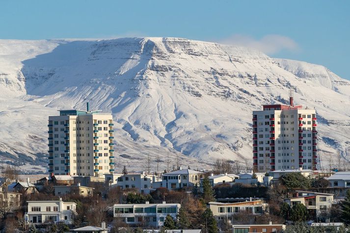 Heildarkaupverð þessara 452 fasteigna nemur tæplega 18 milljörðum króna og þar af hafa verið veitt hlutdeildarlán fyrir 3,7 milljarða króna.